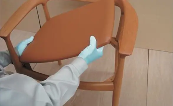 無垢材チェアの座面張替え