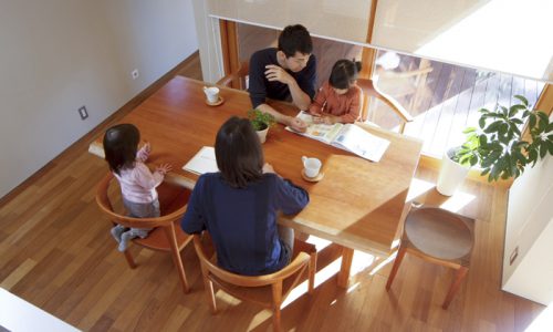 無垢材一枚板天板でダイニングテーブルを誂えるということ