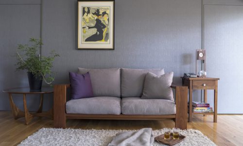 ウォールナット材のソファを活かした空間作りとは？