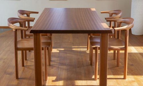 一枚板テーブルが「住まいの顔」となる理由は？