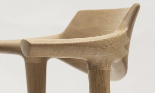木組み製作で無垢材家具の強度はさらに高まる