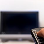 大型テレビの適切な「視聴距離」とは？