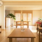 大サイズのテーブルを「大きすぎる」と感じさせないためのポイントとは？