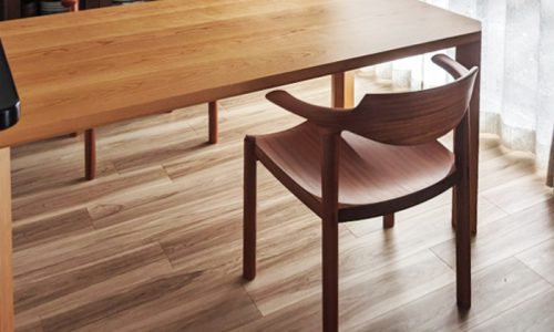 チェリー材のテーブルと相性の良い無垢材樹種とは？
